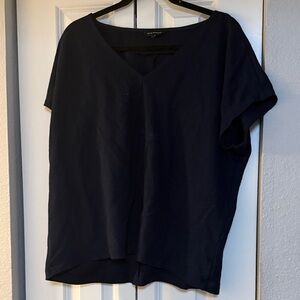 Club Monaco Dark Blue V-Neck Short Sleeve Tee